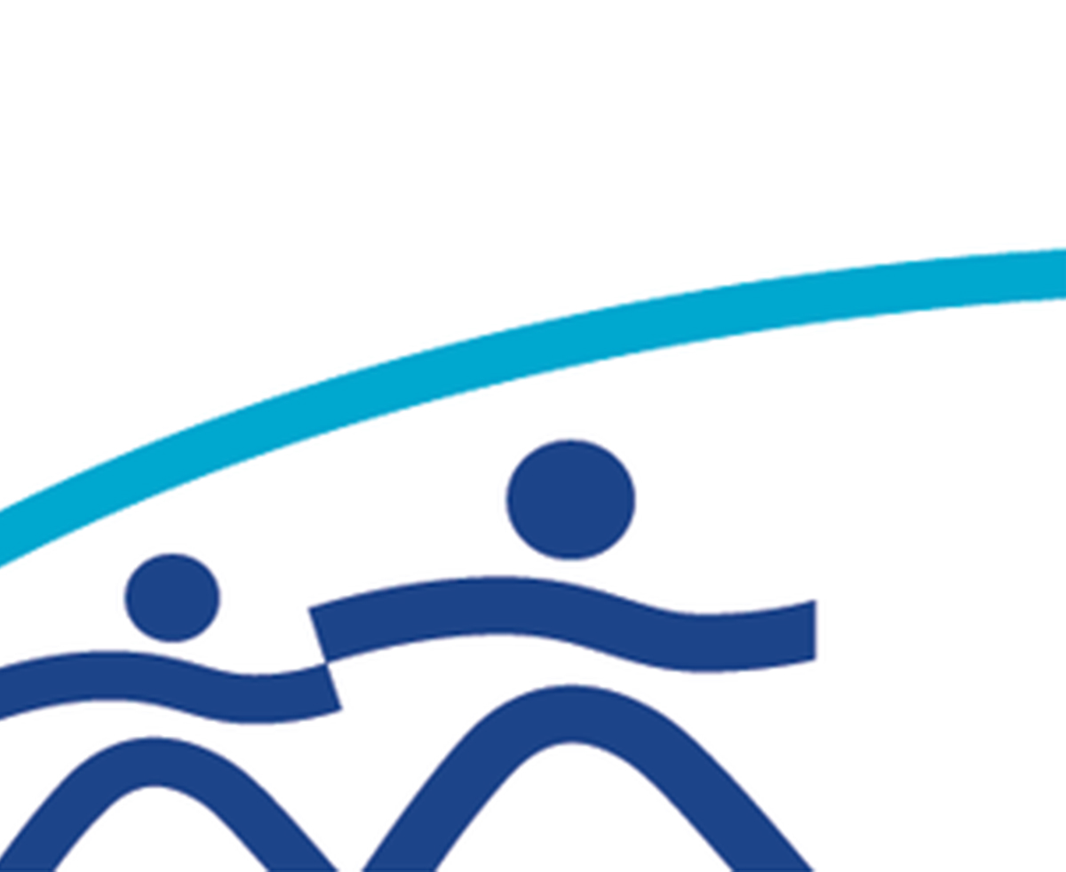 Logo: Zwei stilisierte, laufende Figuren unter einem blauen Bogen.